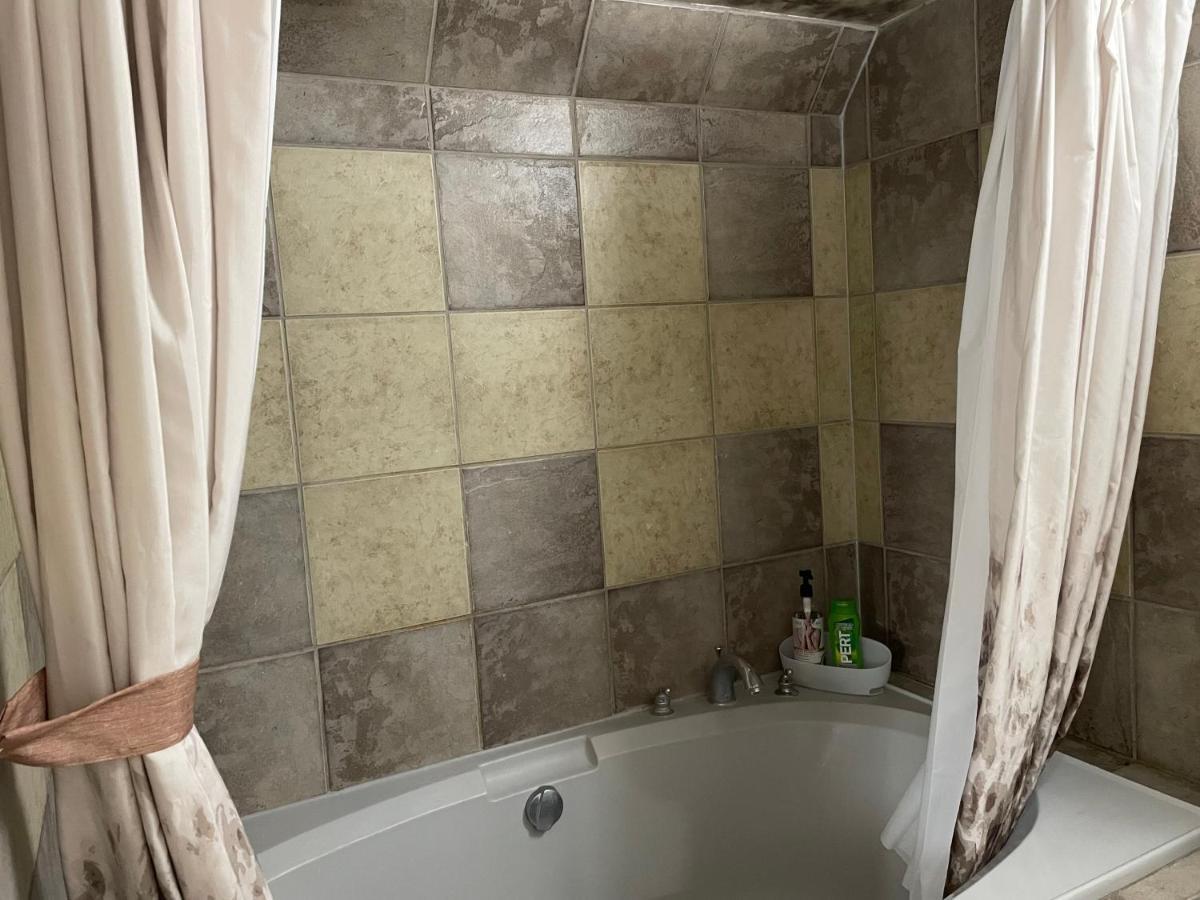Super Luxury & Cozy Lower Level In Nw Calgary, Ab Close To Banff Apartment Calgary