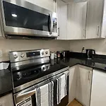 Super Luxury & Cozy Lower Level Apartment In Nw Calgary, Ab Close To Banff