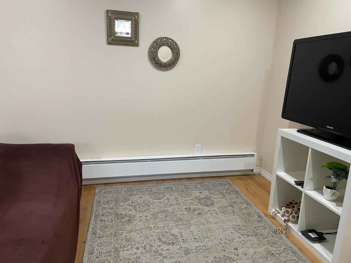 Super Luxury & Cozy Lower Level In Nw Calgary, Ab Close To Banff Appartement